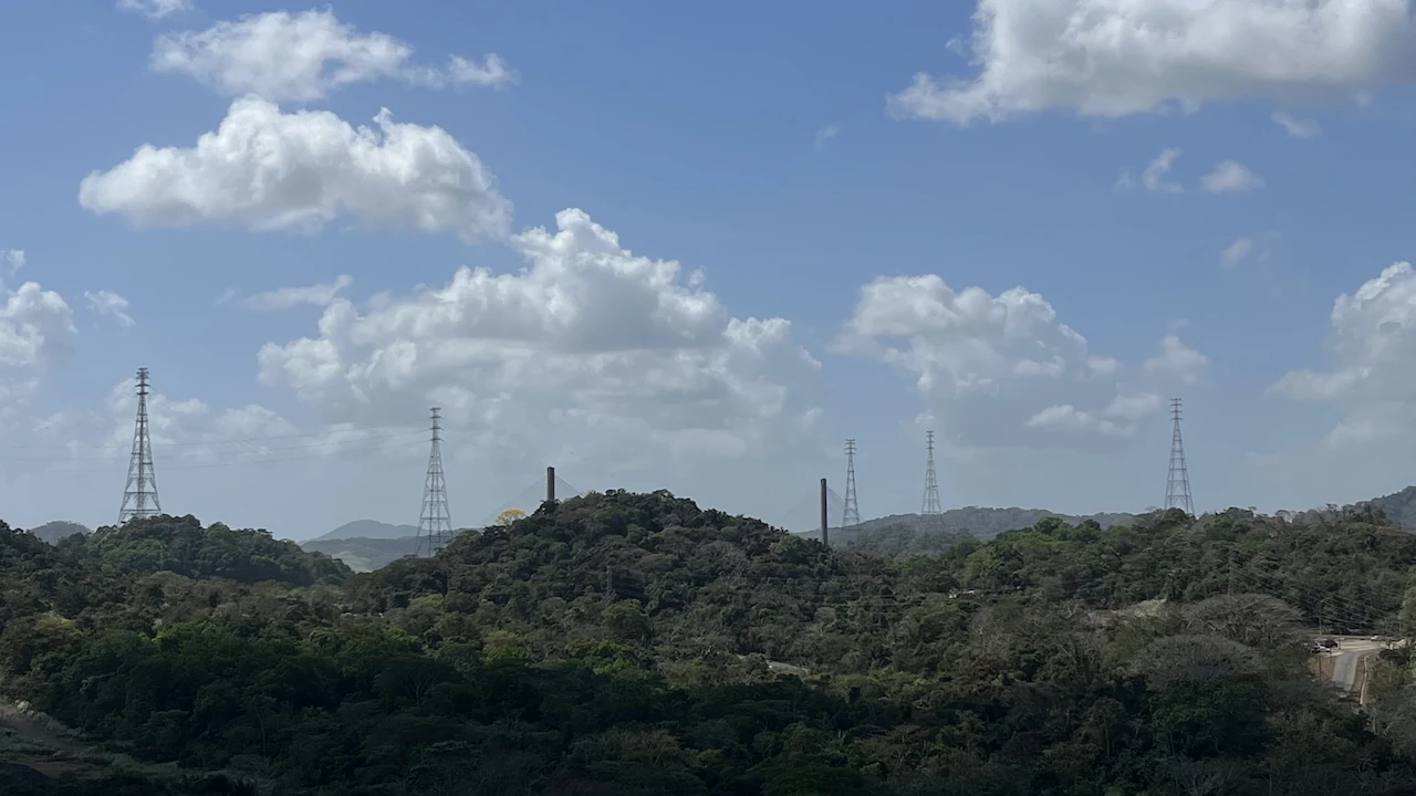 Anderer Ausblick, die Centennial Bridge im Hintergrund